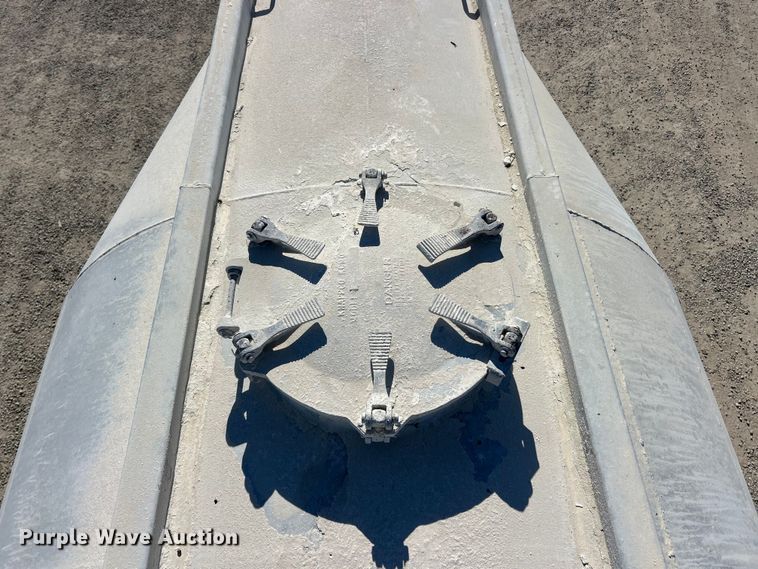 image for item ET6624 1992 J&L Tank pneumatic dry bulk trailer