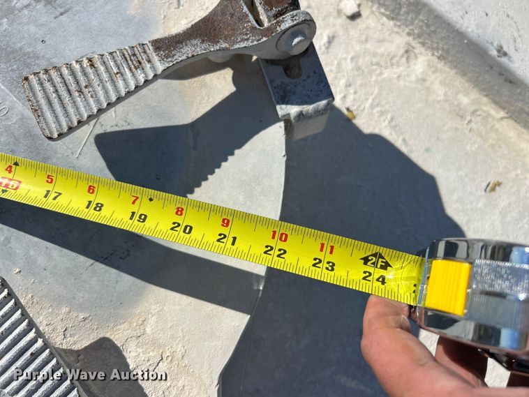 image for item ET6624 1992 J&L Tank pneumatic dry bulk trailer