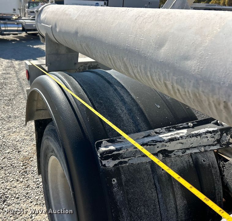 image for item ET6624 1992 J&L Tank pneumatic dry bulk trailer