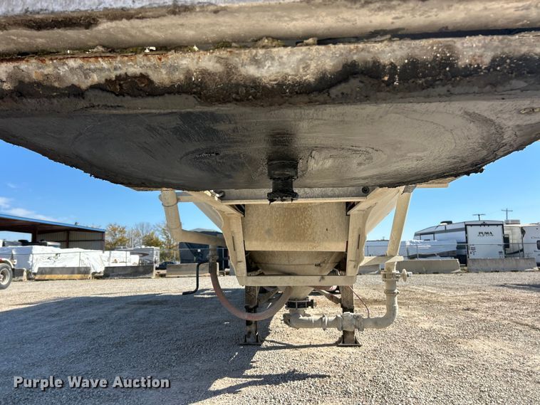 image for item ET6626 1992 J&L Tank pneumatic dry bulk trailer