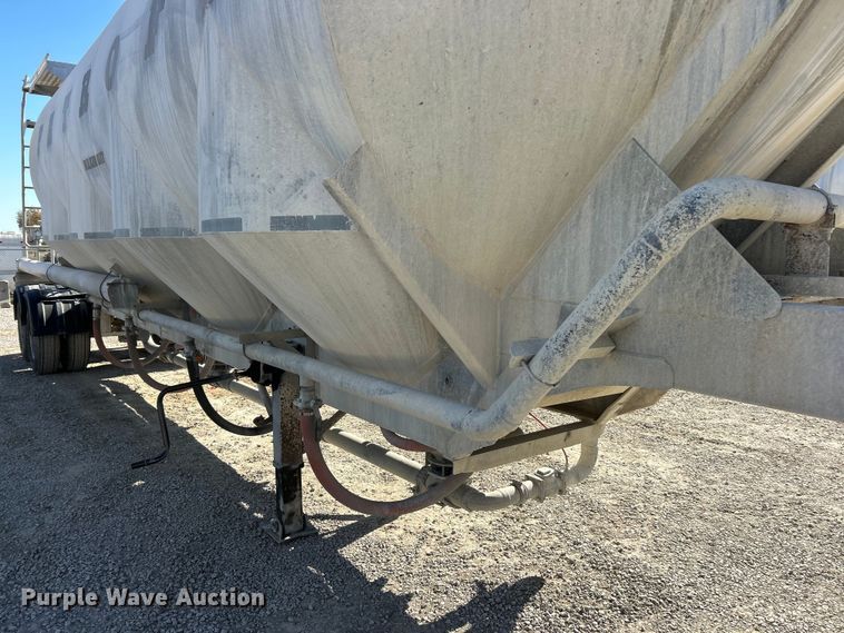 image for item ET6626 1992 J&L Tank pneumatic dry bulk trailer