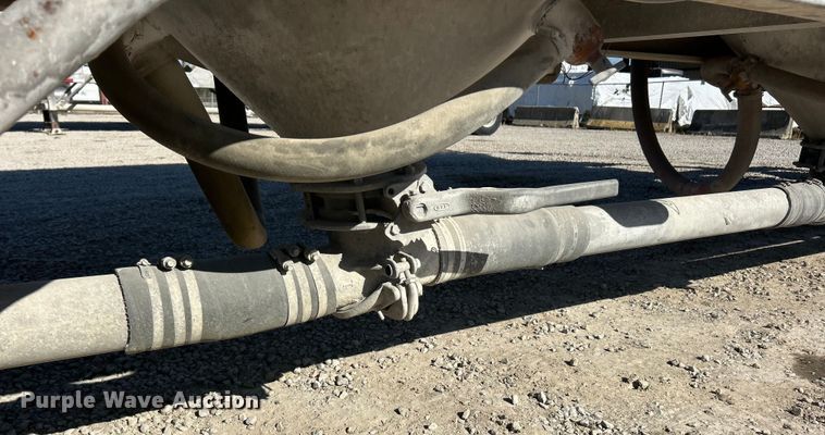 image for item ET6626 1992 J&L Tank pneumatic dry bulk trailer