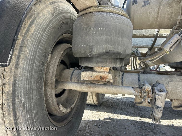 image for item ET6626 1992 J&L Tank pneumatic dry bulk trailer