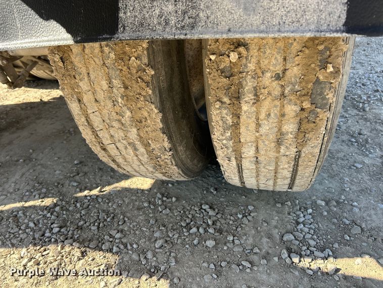 image for item ET6626 1992 J&L Tank pneumatic dry bulk trailer