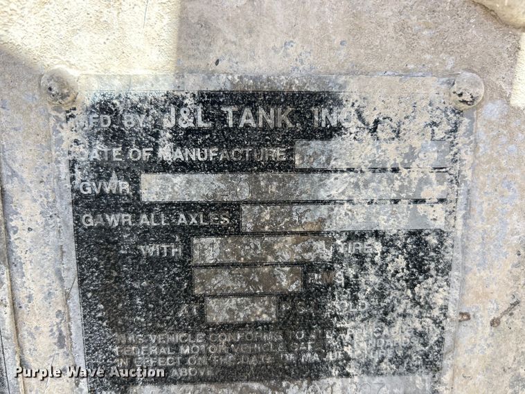 image for item ET6626 1992 J&L Tank pneumatic dry bulk trailer
