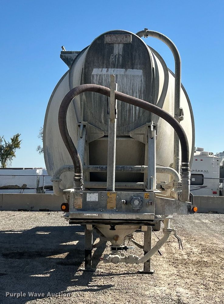 image for item ET6627 1997 Heil Tanker pneumatic dry bulk trailer