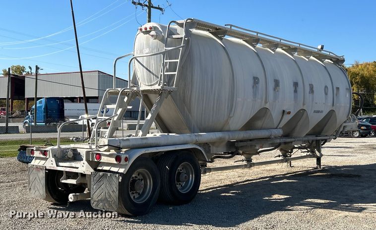 image for item ET6627 1997 Heil Tanker pneumatic dry bulk trailer