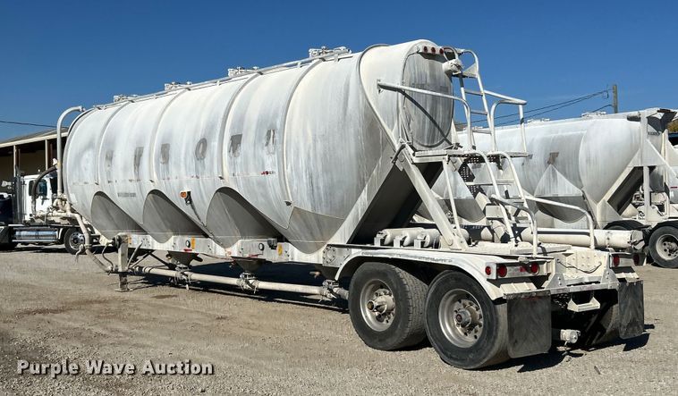 image for item ET6627 1997 Heil Tanker pneumatic dry bulk trailer