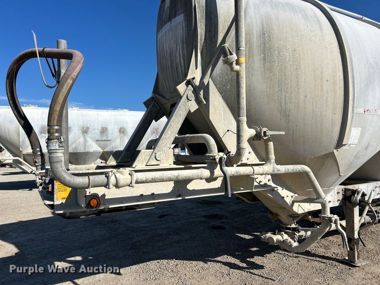 image for item ET6627 1997 Heil Tanker pneumatic dry bulk trailer