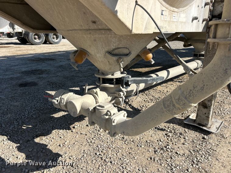 image for item ET6627 1997 Heil Tanker pneumatic dry bulk trailer