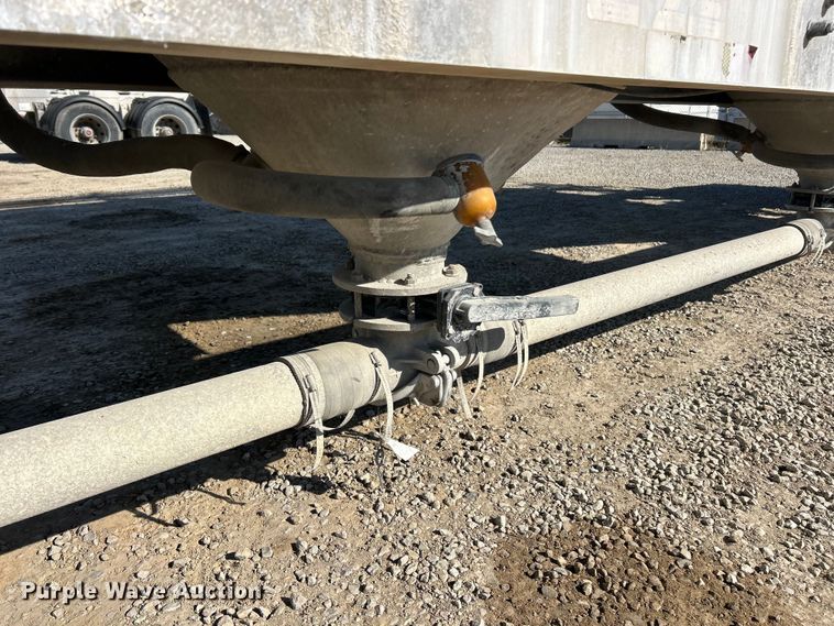 image for item ET6627 1997 Heil Tanker pneumatic dry bulk trailer