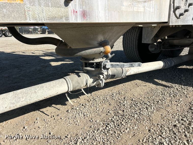 image for item ET6627 1997 Heil Tanker pneumatic dry bulk trailer