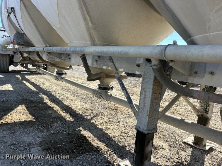 image for item ET6627 1997 Heil Tanker pneumatic dry bulk trailer