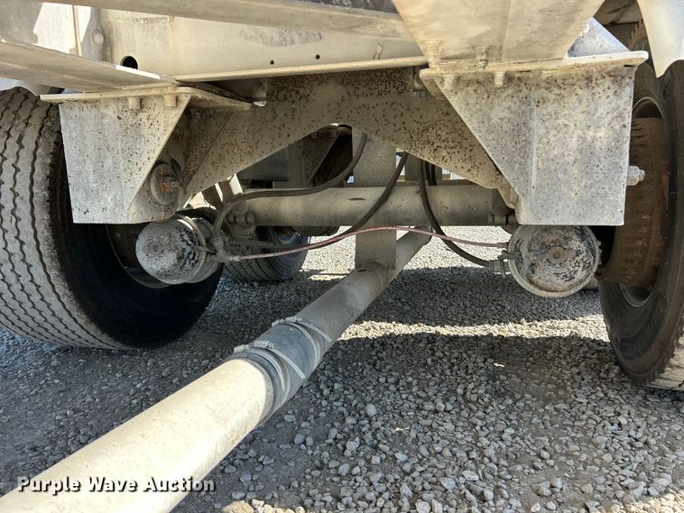 image for item ET6627 1997 Heil Tanker pneumatic dry bulk trailer