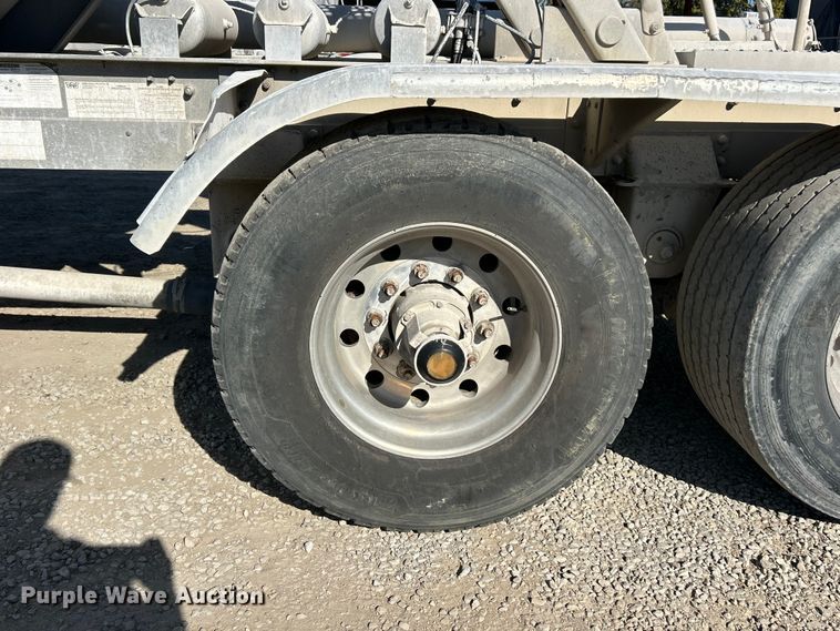 image for item ET6627 1997 Heil Tanker pneumatic dry bulk trailer