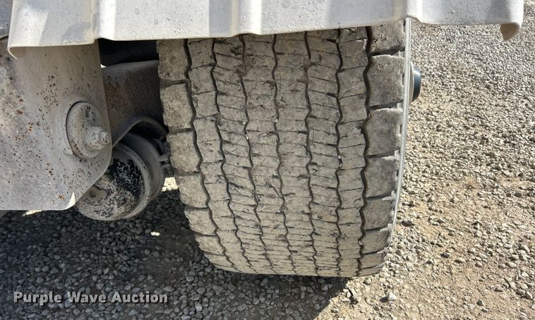 image for item ET6627 1997 Heil Tanker pneumatic dry bulk trailer