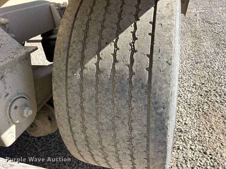 image for item ET6627 1997 Heil Tanker pneumatic dry bulk trailer