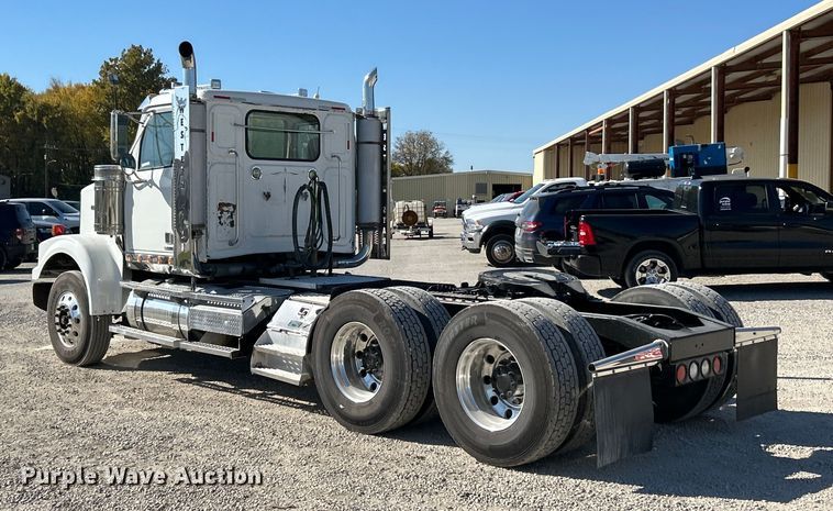 image for item ET6628 2013 Western Star 4900SF semi truck