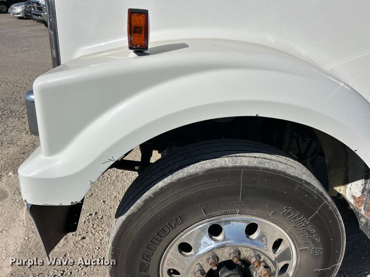 image for item ET6628 2013 Western Star 4900SF semi truck