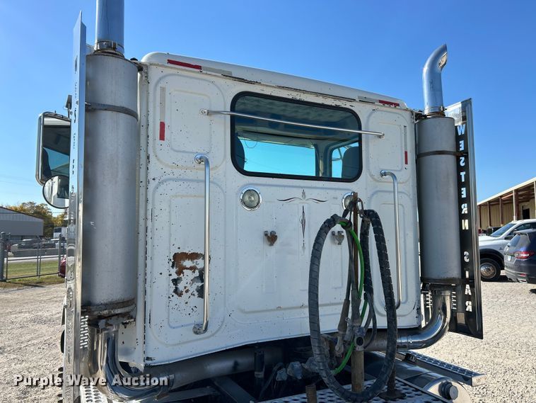 image for item ET6628 2013 Western Star 4900SF semi truck