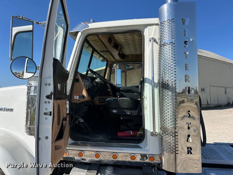 image for item ET6628 2013 Western Star 4900SF semi truck