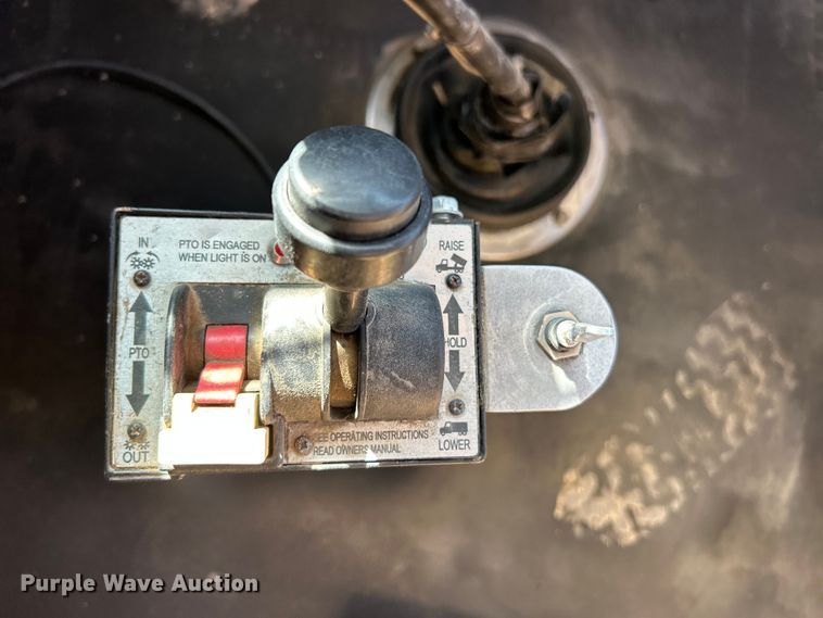 image for item ET6628 2013 Western Star 4900SF semi truck