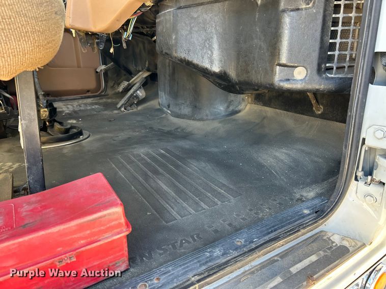 image for item ET6628 2013 Western Star 4900SF semi truck