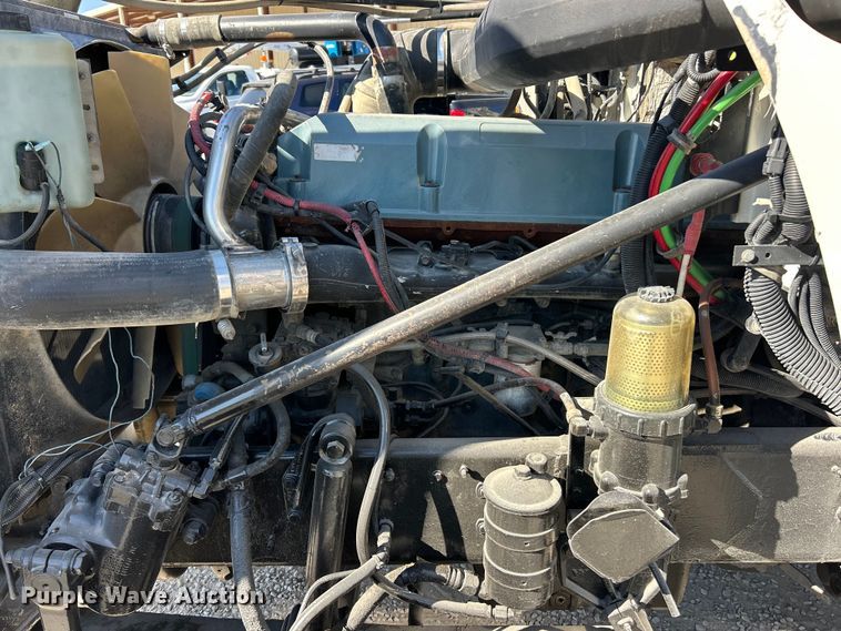 image for item ET6628 2013 Western Star 4900SF semi truck