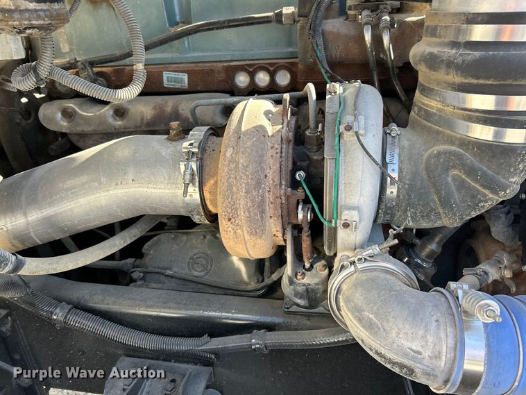 image for item ET6628 2013 Western Star 4900SF semi truck