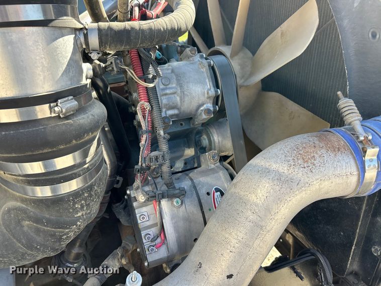 image for item ET6628 2013 Western Star 4900SF semi truck