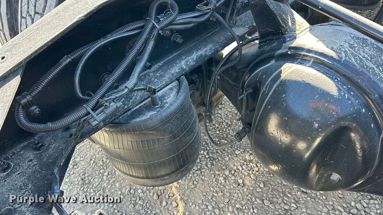 image for item ET6628 2013 Western Star 4900SF semi truck