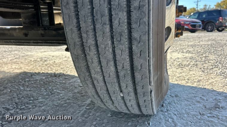 image for item ET6628 2013 Western Star 4900SF semi truck