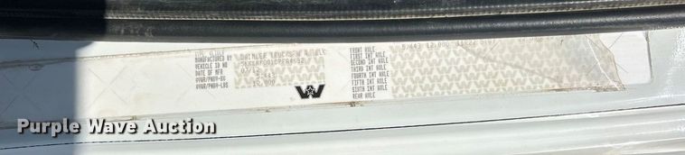 image for item ET6628 2013 Western Star 4900SF semi truck