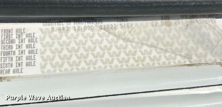 image for item ET6628 2013 Western Star 4900SF semi truck