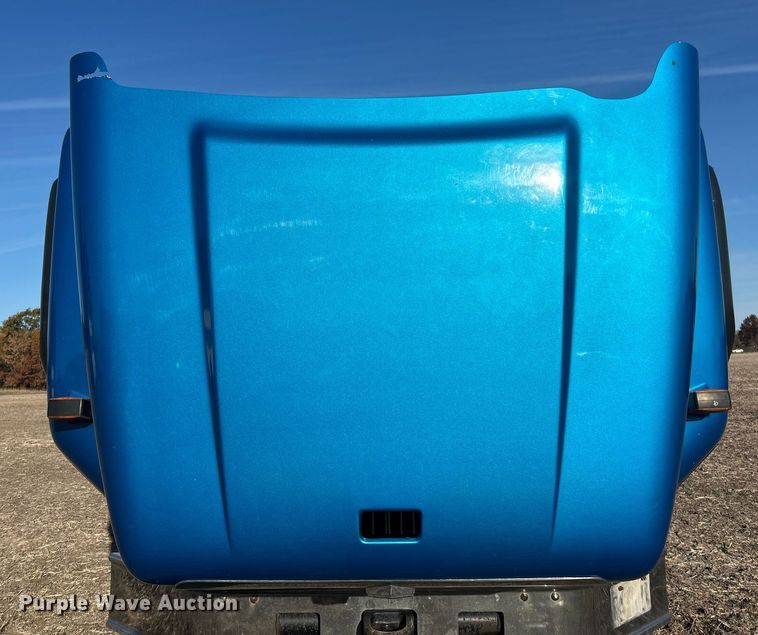 image for item ET6653 2007 International 5600i roll-off container truck