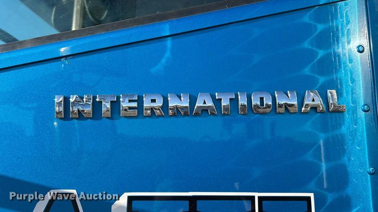 image for item ET6653 2007 International 5600i roll-off container truck
