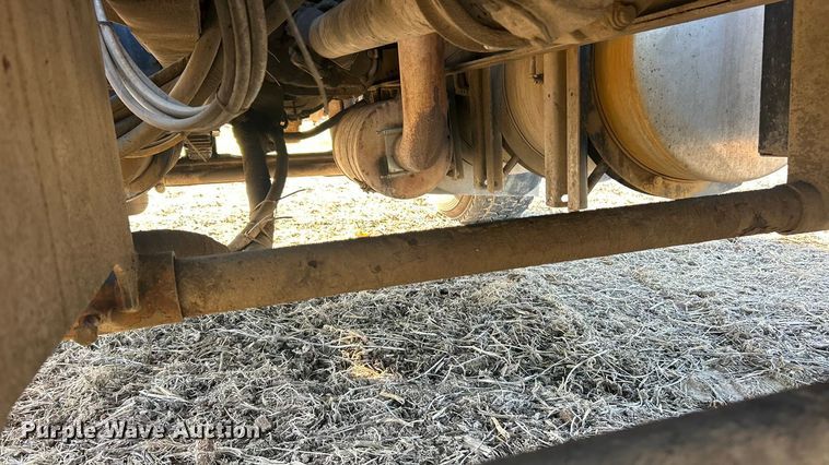 image for item ET6653 2007 International 5600i roll-off container truck