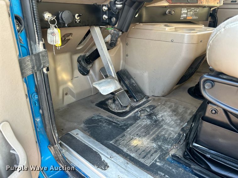 image for item ET6653 2007 International 5600i roll-off container truck