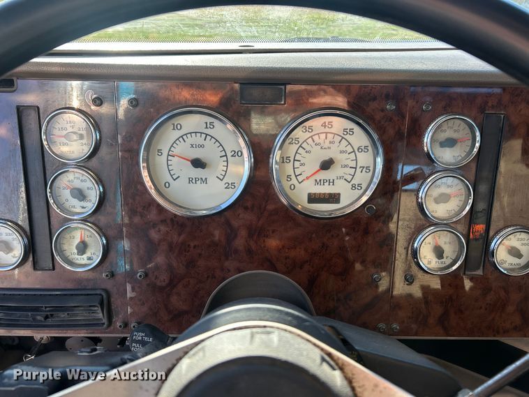 image for item ET6653 2007 International 5600i roll-off container truck