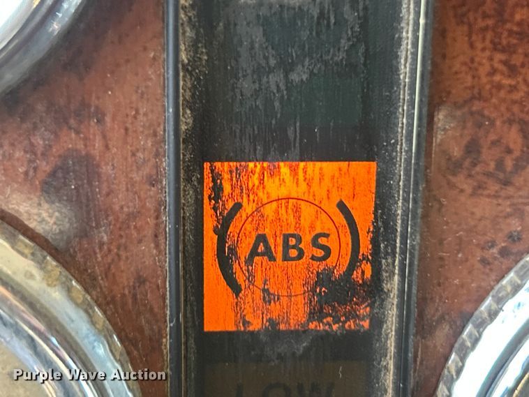 image for item ET6653 2007 International 5600i roll-off container truck