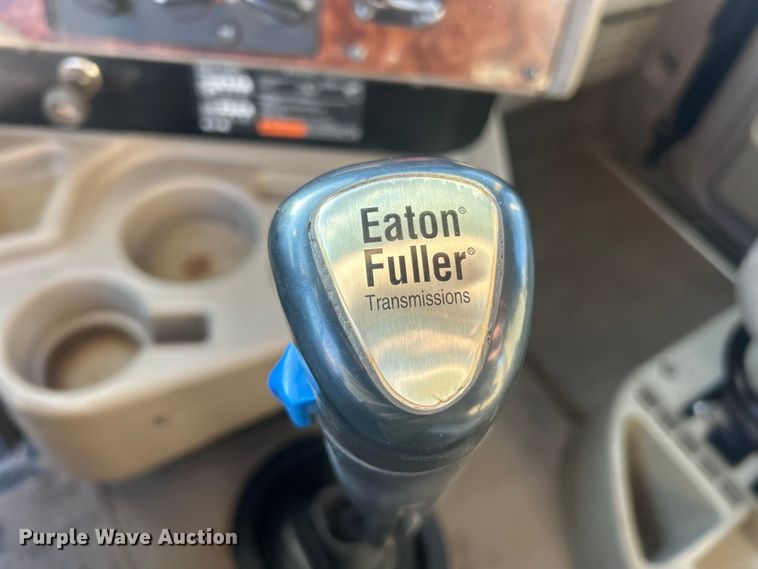 image for item ET6653 2007 International 5600i roll-off container truck