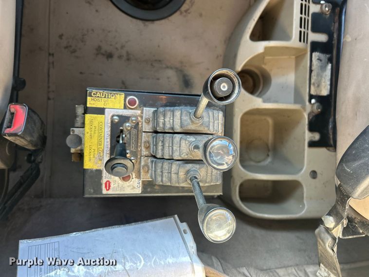 image for item ET6653 2007 International 5600i roll-off container truck