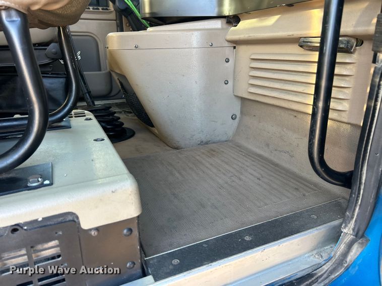 image for item ET6653 2007 International 5600i roll-off container truck