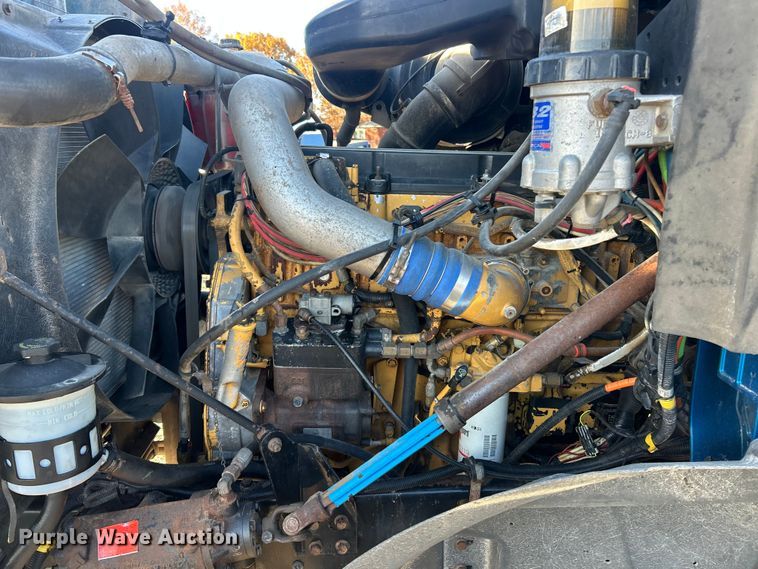 image for item ET6653 2007 International 5600i roll-off container truck