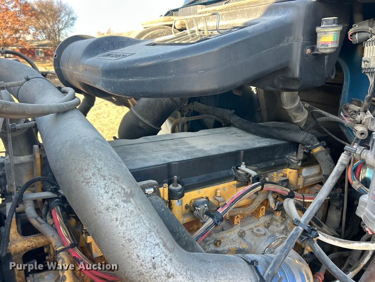 image for item ET6653 2007 International 5600i roll-off container truck