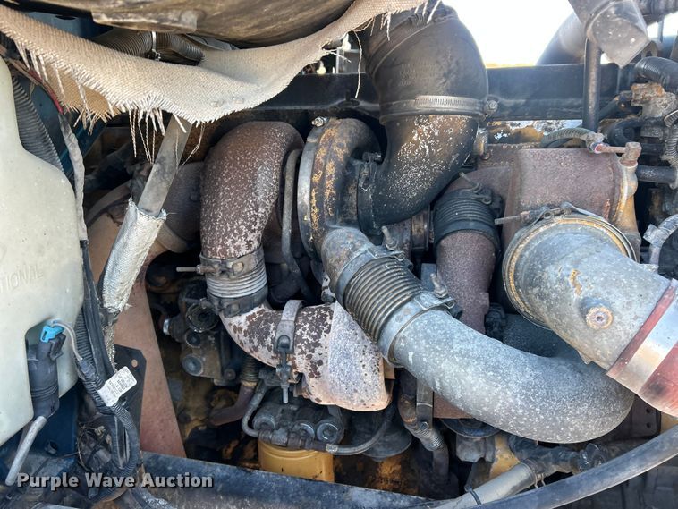 image for item ET6653 2007 International 5600i roll-off container truck