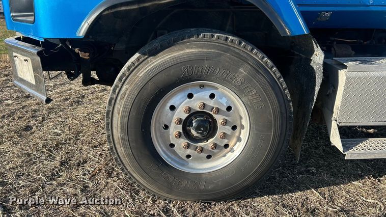 image for item ET6653 2007 International 5600i roll-off container truck