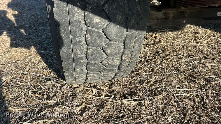 image for item ET6653 2007 International 5600i roll-off container truck