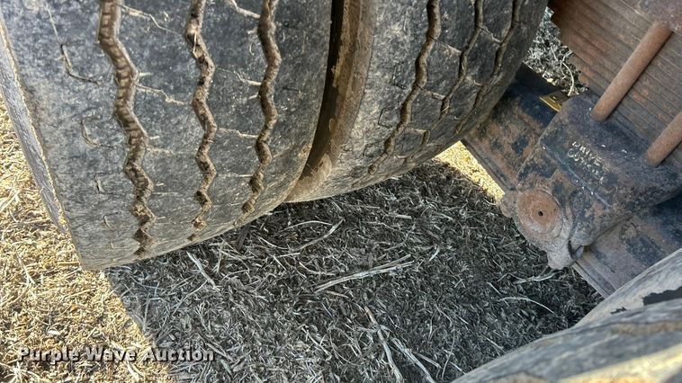 image for item ET6653 2007 International 5600i roll-off container truck