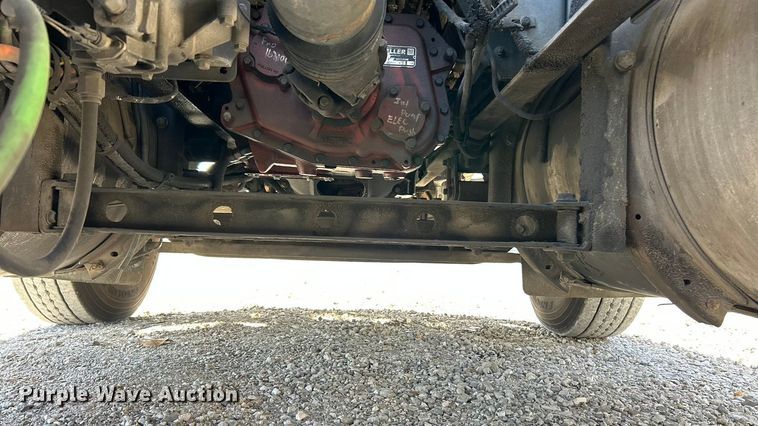 image for item ET6654 2006 International 8600 semi truck